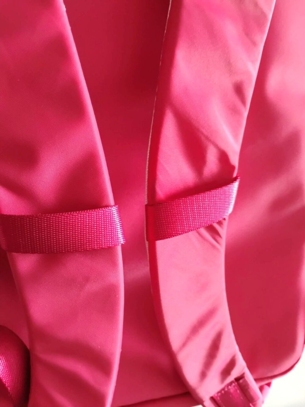 Lululemon Everywhere Backpack 22L in "Raspberry Coulis" - Picture 7 of 10